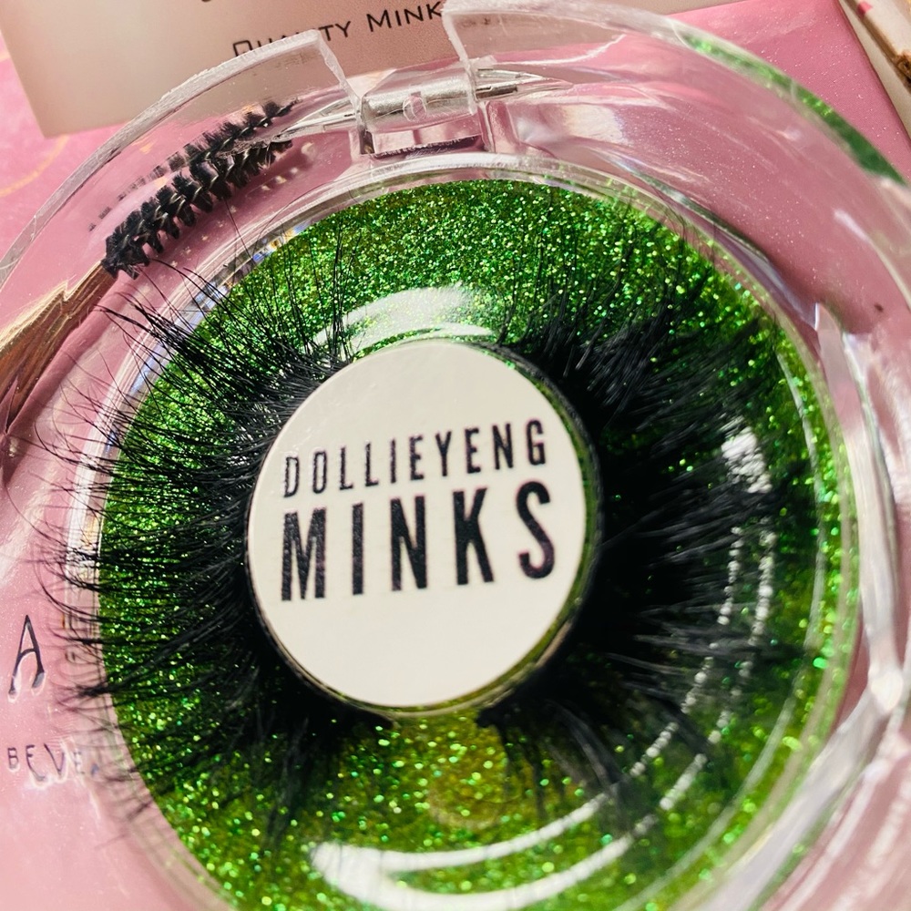 DOLLIEYENG MINKS LASHES